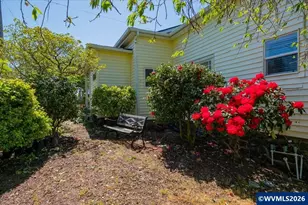 204 N 3rd St, Jefferson, OR 97352 - Photo 26