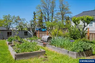 204 N 3rd St, Jefferson, OR 97352 - Photo 30