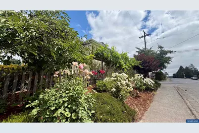 204 N 3rd St, Jefferson, OR 97352 - Photo 38