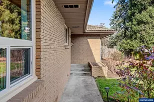 2718 Columbus St SE, Albany, OR 97322 - Photo 4