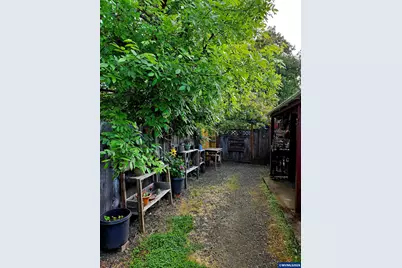 355 N 13th St, Philomath, OR 97370 - Photo 34