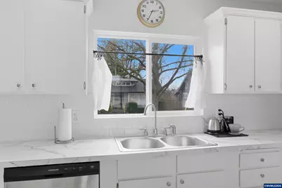 395 22nd St SE, Salem, OR 97301 - Photo 12