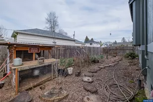 395 22nd St SE, Salem, OR 97301 - Photo 36