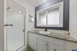 160 Oak Ln, Lebanon, OR 97355 - Photo 22