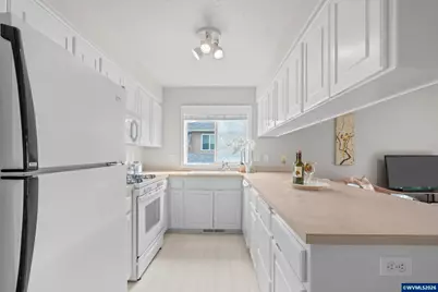 252 Carnelia St SE, Salem, OR 97306 - Photo 12