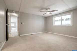 38611 Century Dr NE, Albany, OR 97322 - Photo 8