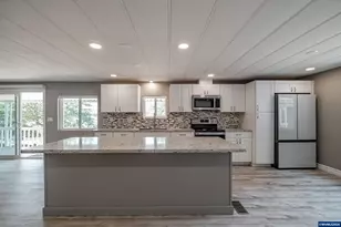 38611 Century Dr NE, Albany, OR 97322 - Photo 26