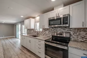 38611 Century Dr NE, Albany, OR 97322 - Photo 12