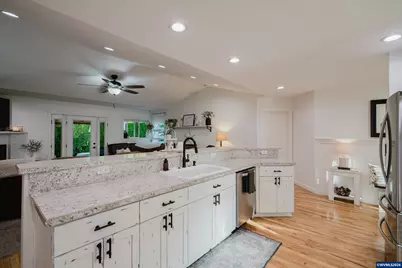 523 NW Harold St, Sublimity, OR 97385 - Photo 16