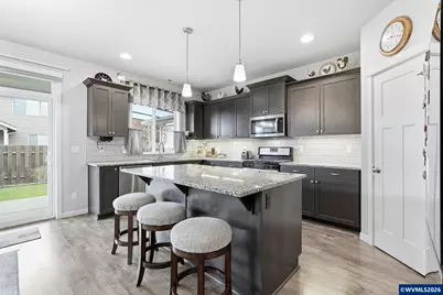 1301 Sunflower St, Woodburn, OR 97071 - Photo 12