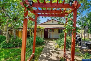 318 Westfield St, Silverton, OR 97381 - Photo 1