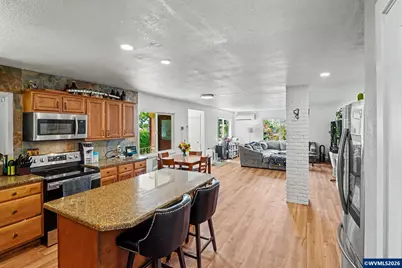 318 Westfield St, Silverton, OR 97381 - Photo 8