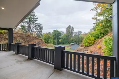 33005 Berlin Rd, Lebanon, OR 97355 - Photo 2