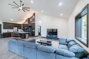 33005 Berlin Rd, Lebanon, OR 97355 - Photo 12