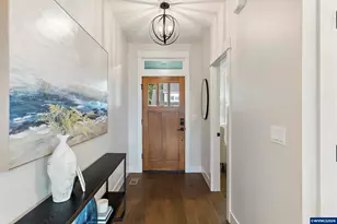 1643 York Butte Ave SE, Salem, OR 97306 - Photo 6