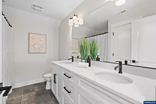 1643 York Butte Ave SE, Salem, OR 97306 - Photo 36