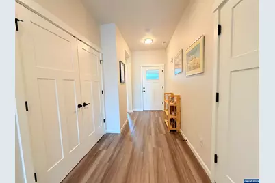 2107 SE Academy St, Dallas, OR 97338 - Photo 8