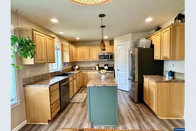 3434 Bald Eagle Dr, Lebanon, OR 97355 - Photo 8