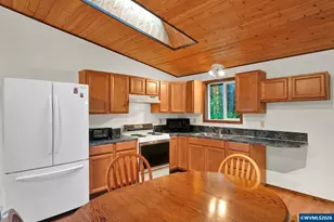 23220 Burgett Creek Rd, Philomath, OR 97370 - Photo 20