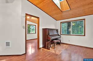 23220 Burgett Creek Rd, Philomath, OR 97370 - Photo 22