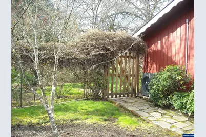 4850 NW Crescent Valley Dr, Corvallis, OR 97330 - Photo 4