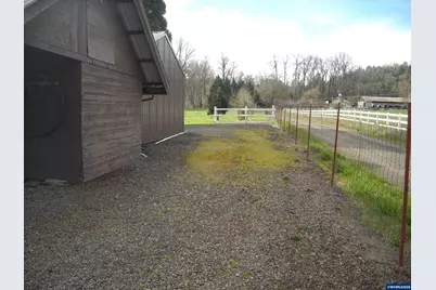 4850 NW Crescent Valley Dr, Corvallis, OR 97330 - Photo 10