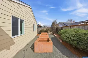 3086 SE 23rd Av, Albany, OR 97322 - Photo 14