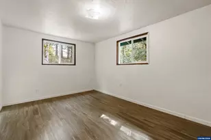 23939 Raze Rd, Elmira, OR 97437 - Photo 32