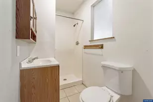 23939 Raze Rd, Elmira, OR 97437 - Photo 16