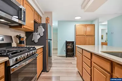 420 Walnut Wy, Silverton, OR 97381 - Photo 12