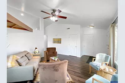 1078 S 7th St, Independence, OR 97351 - Photo 4