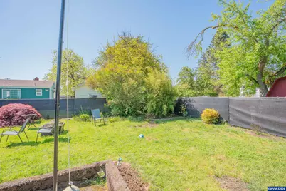 1178 Hiatt (1174, 1160) St, Lebanon, OR 97355 - Photo 4