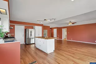 1694 Sunrise Cir NW, Salem, OR 97304 - Photo 14