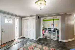 7873 Parker Ln SE, Turner, OR 97392 - Photo 6