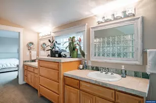 7873 Parker Ln SE, Turner, OR 97392 - Photo 18
