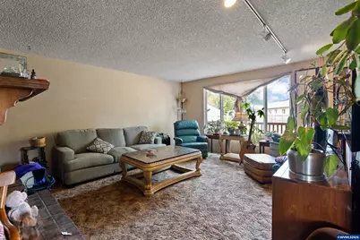 1584 NW Spray Ct, Roseburg, OR 97471 - Photo 4