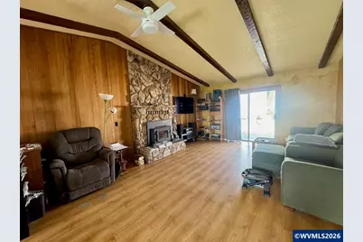 634 Cessna St, Independence, OR 97351 - Photo 4