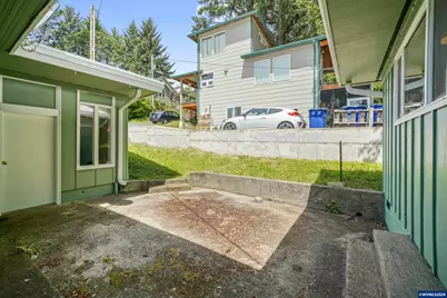 2341 NE 35th St, Lincoln City, OR 97367 - Photo 42