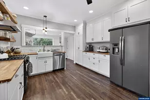 352 21st Av NE, Salem, OR 97301 - Photo 16