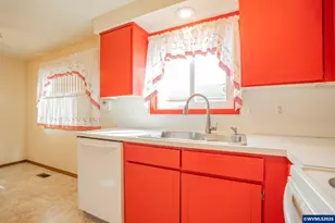 2661 S 12th St, Lebanon, OR 97355 - Photo 6