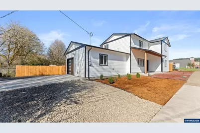 141 NE D St, Willamina, OR 97396 - Photo 4