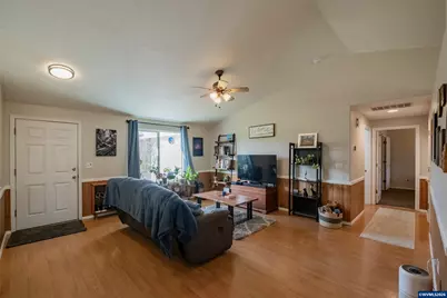 611 Hobson St, Stayton, OR 97383 - Photo 6