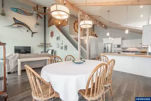 1068 NW 6th Ct, Lincoln City, OR 97367 - Photo 24