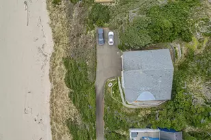 1068 NW 6th Ct, Lincoln City, OR 97367 - Photo 32