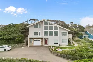 1068 NW 6th Ct, Lincoln City, OR 97367 - Photo 2