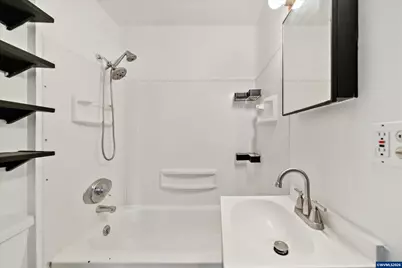 442 SE Ash St, Dallas, OR 97338 - Photo 10