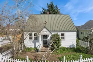 442 SE Ash St, Dallas, OR 97338 - Photo 1