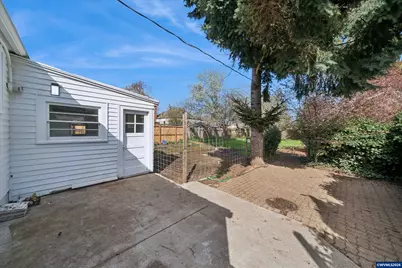 442 SE Ash St, Dallas, OR 97338 - Photo 20