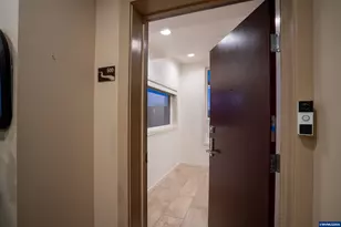 156 Front St NE, Salem, OR 97301 - Photo 2