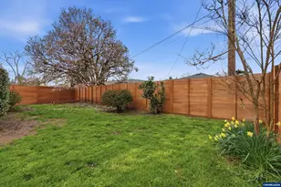 1860 Capitol St SE, Salem, OR 97302 - Photo 26